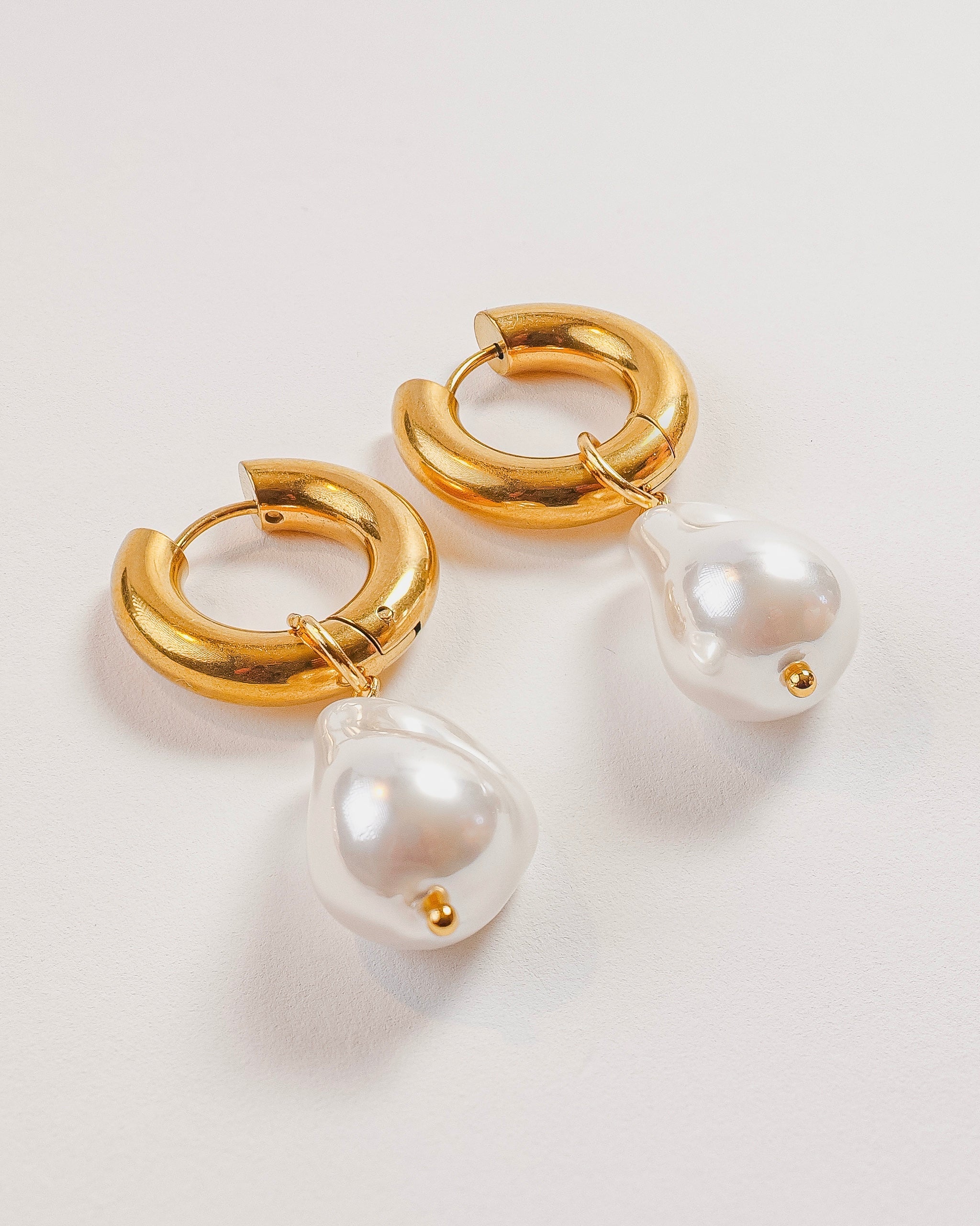 Gold heart shape hooks with rhinestones 
