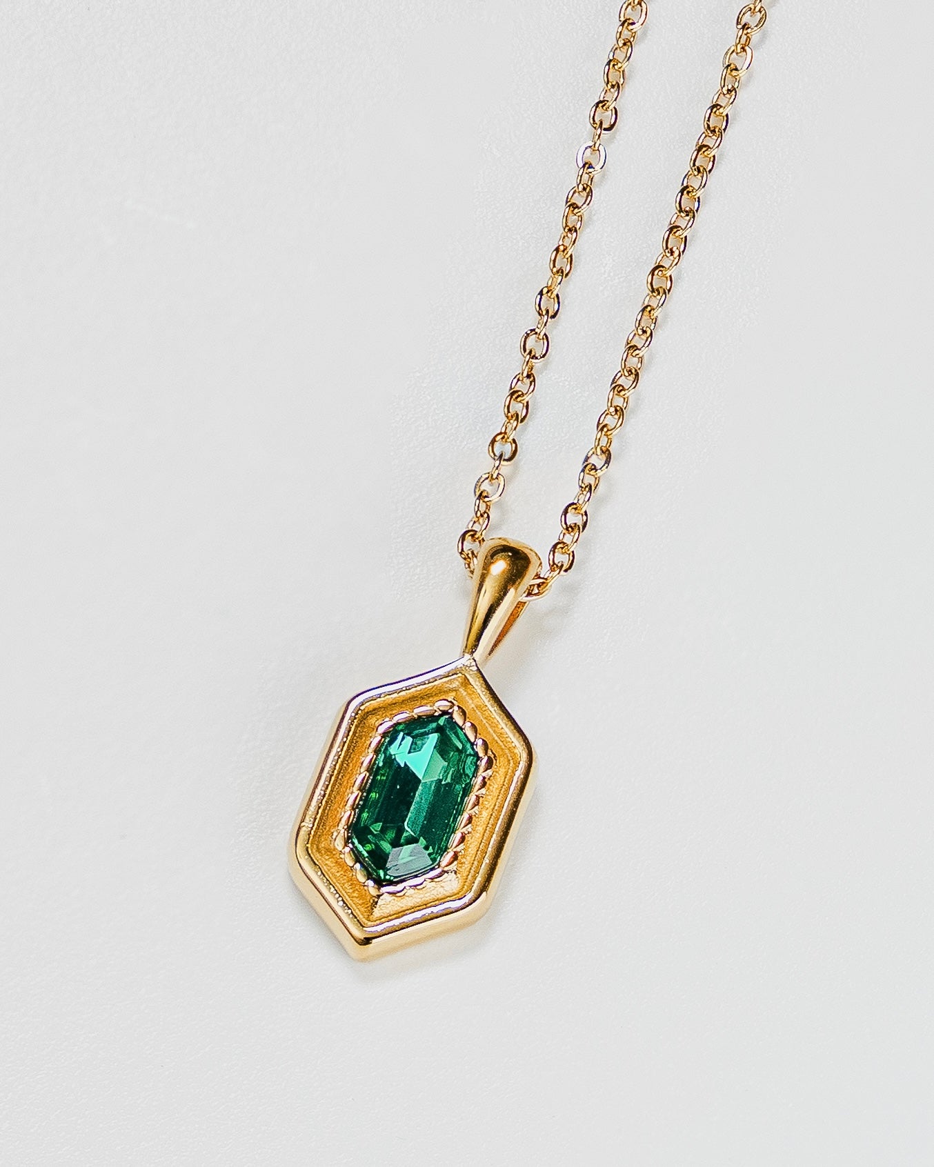 Chelsea Green Pendant Stainless Steel Gold Necklace