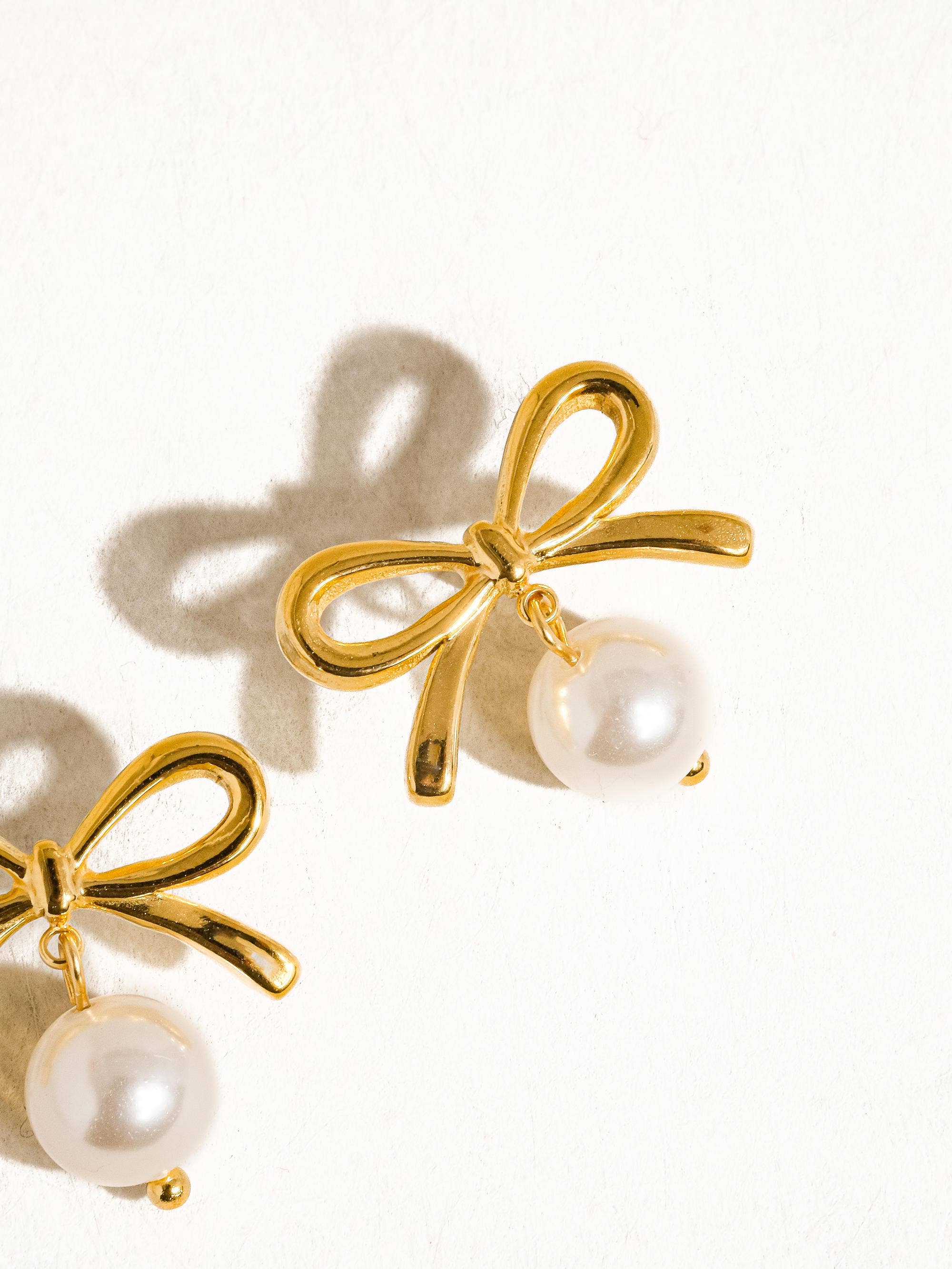 Sandy 18K Gold Non-Tarnish Bow Pearl Earring