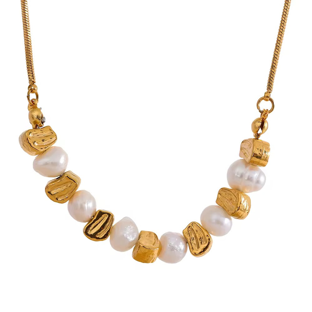 Isla necklace