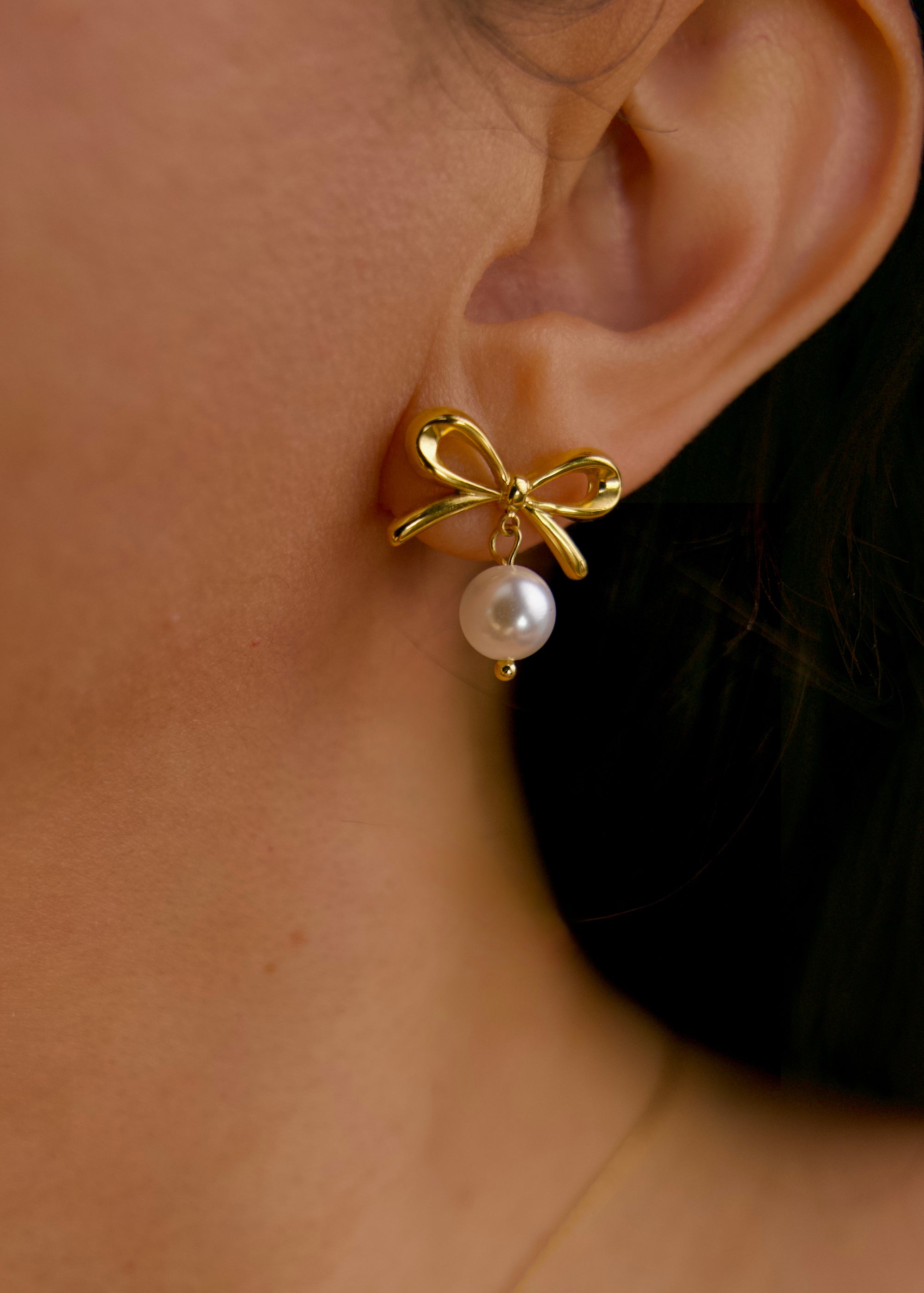 Sandy 18K Gold Non-Tarnish Bow Pearl Earring