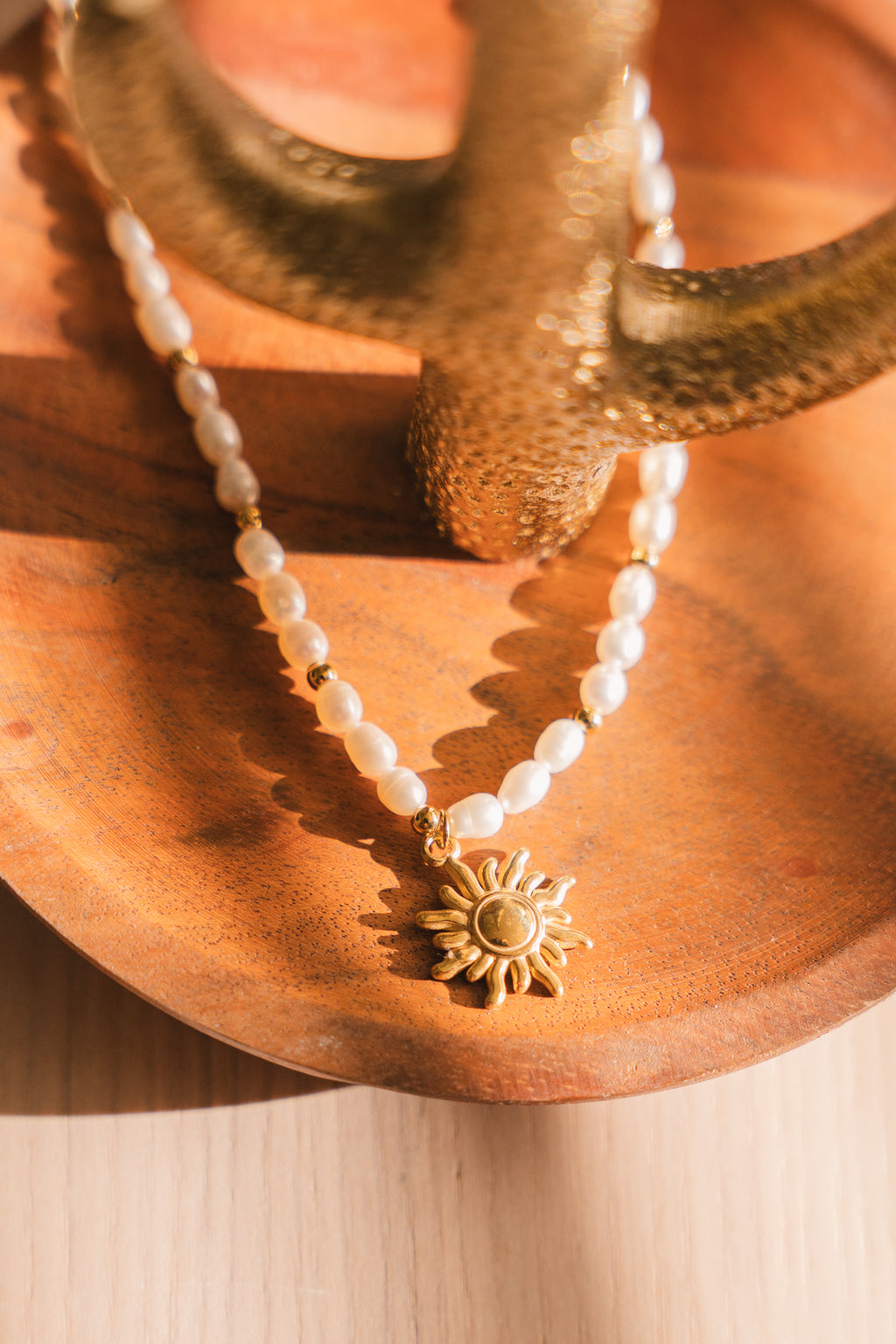 Sunlight small pearl necklace