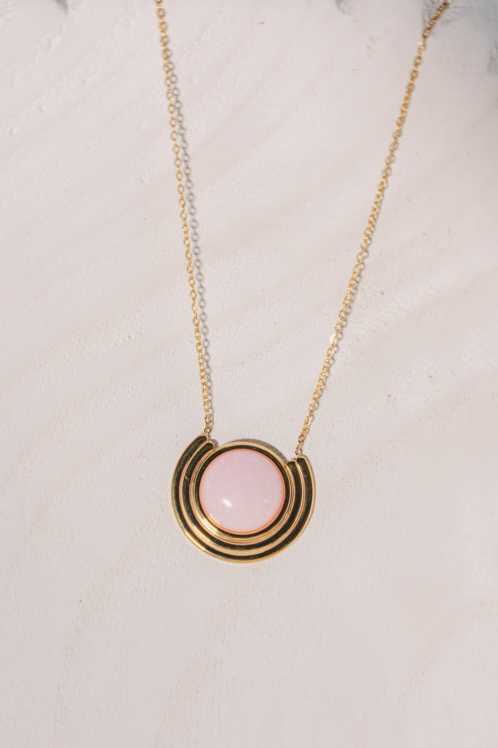 Mentally on a Cruise-Pink Stone Gold Necklace – Non-Tarnish Waterproof Stainless Steel Pendant Necklace