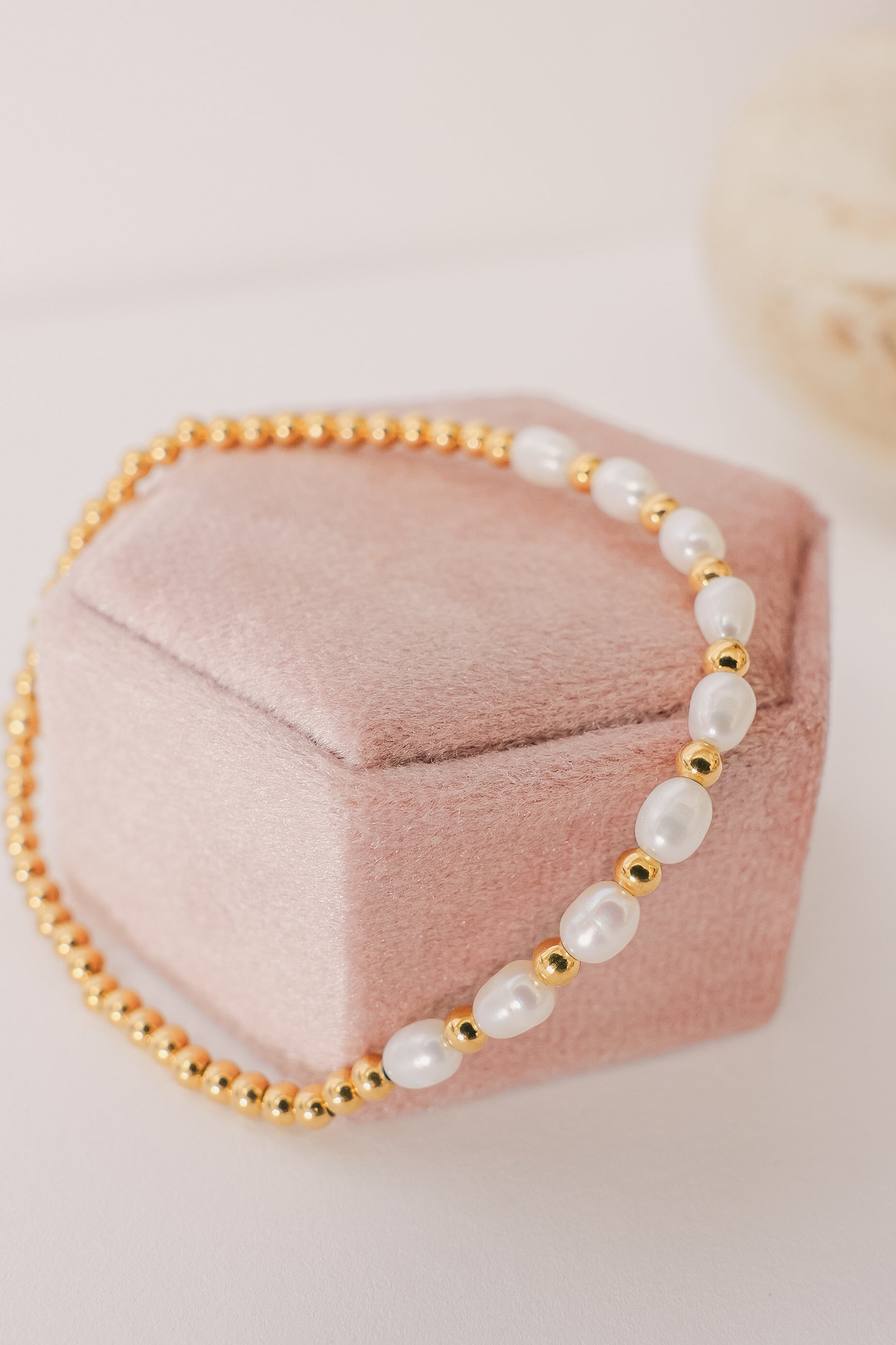 White Siena Fresh Water Pearl Stretchy Bracelet