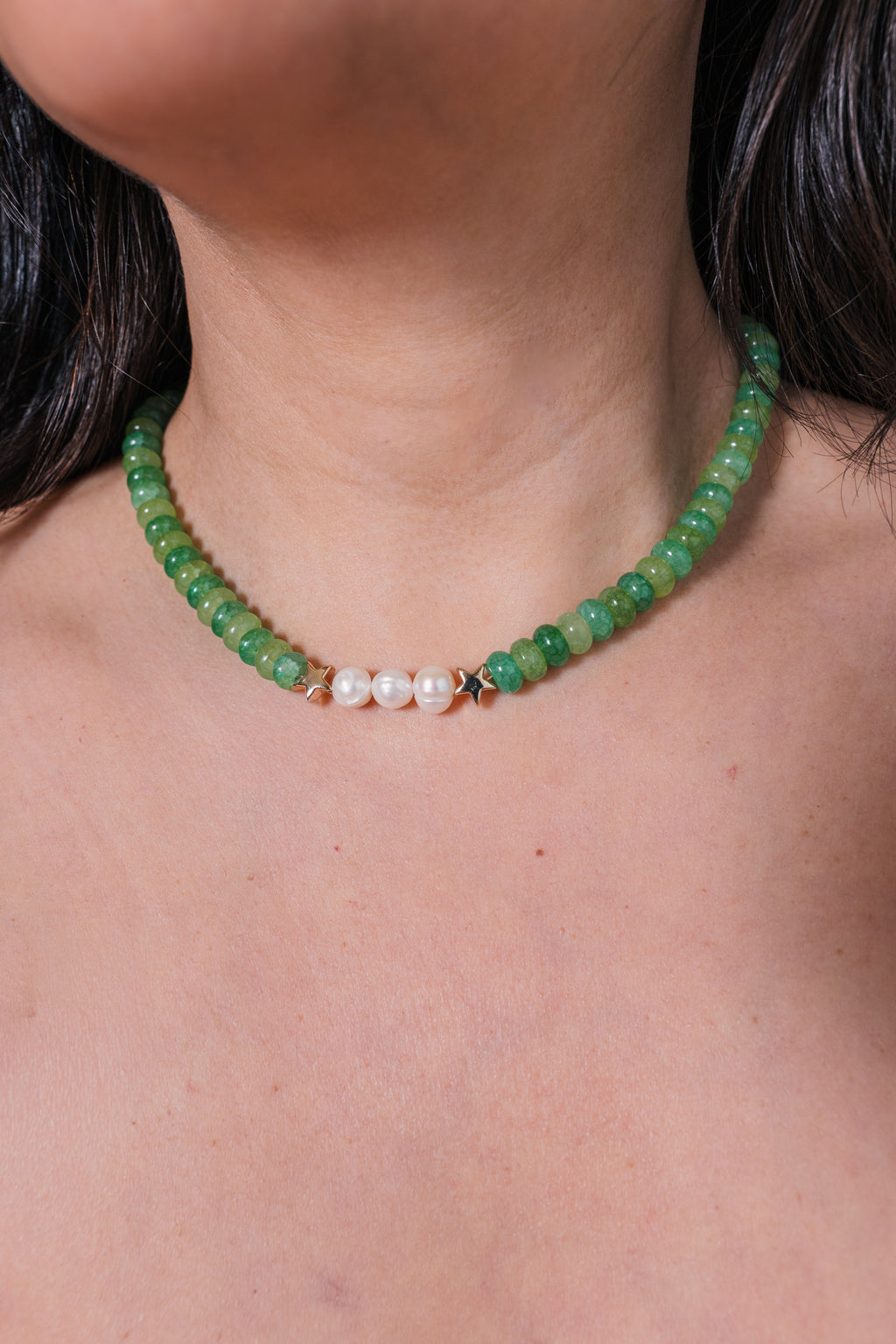 Green beaded necklace with freshwater pearls