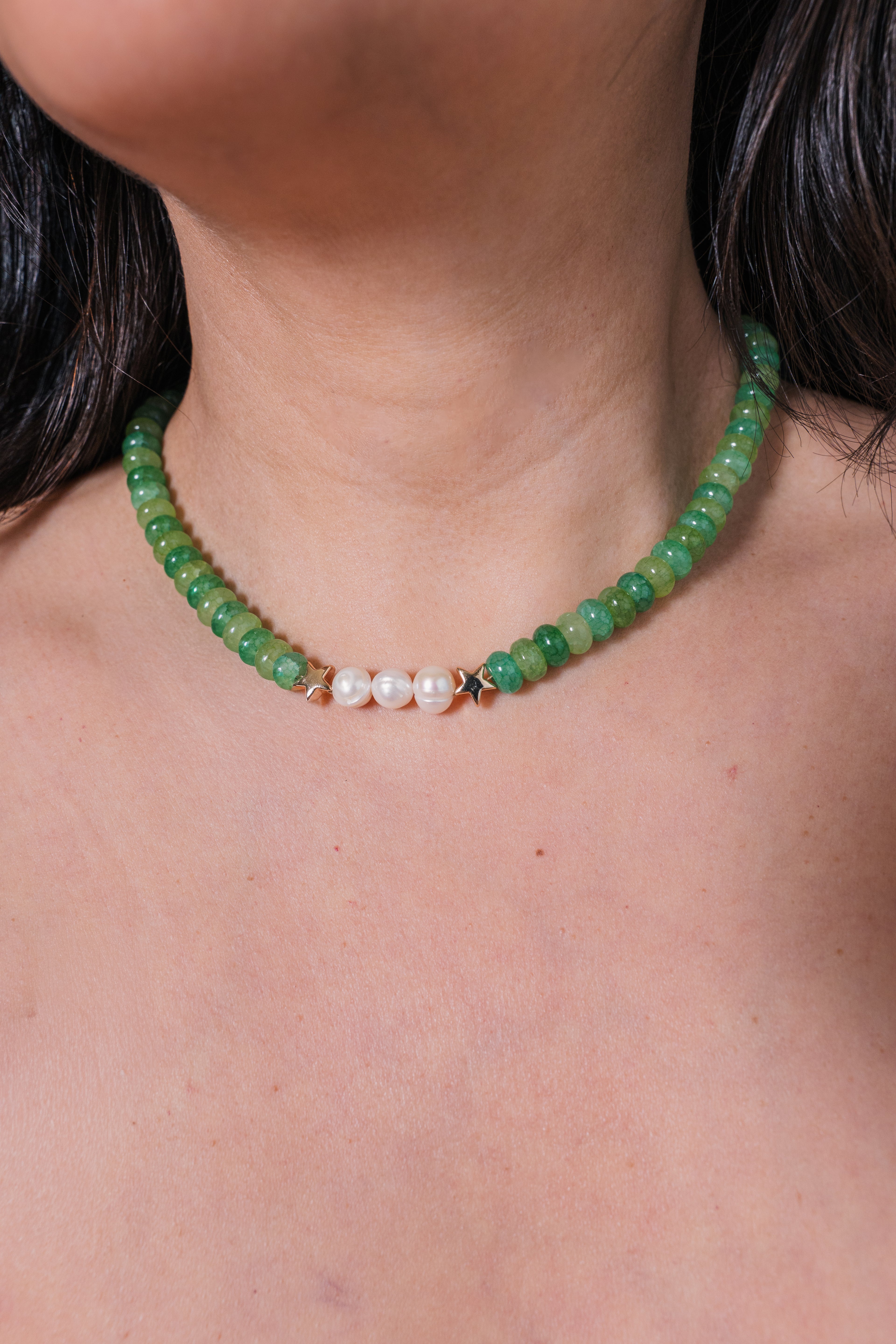 Green beaded necklace with freshwater pearls