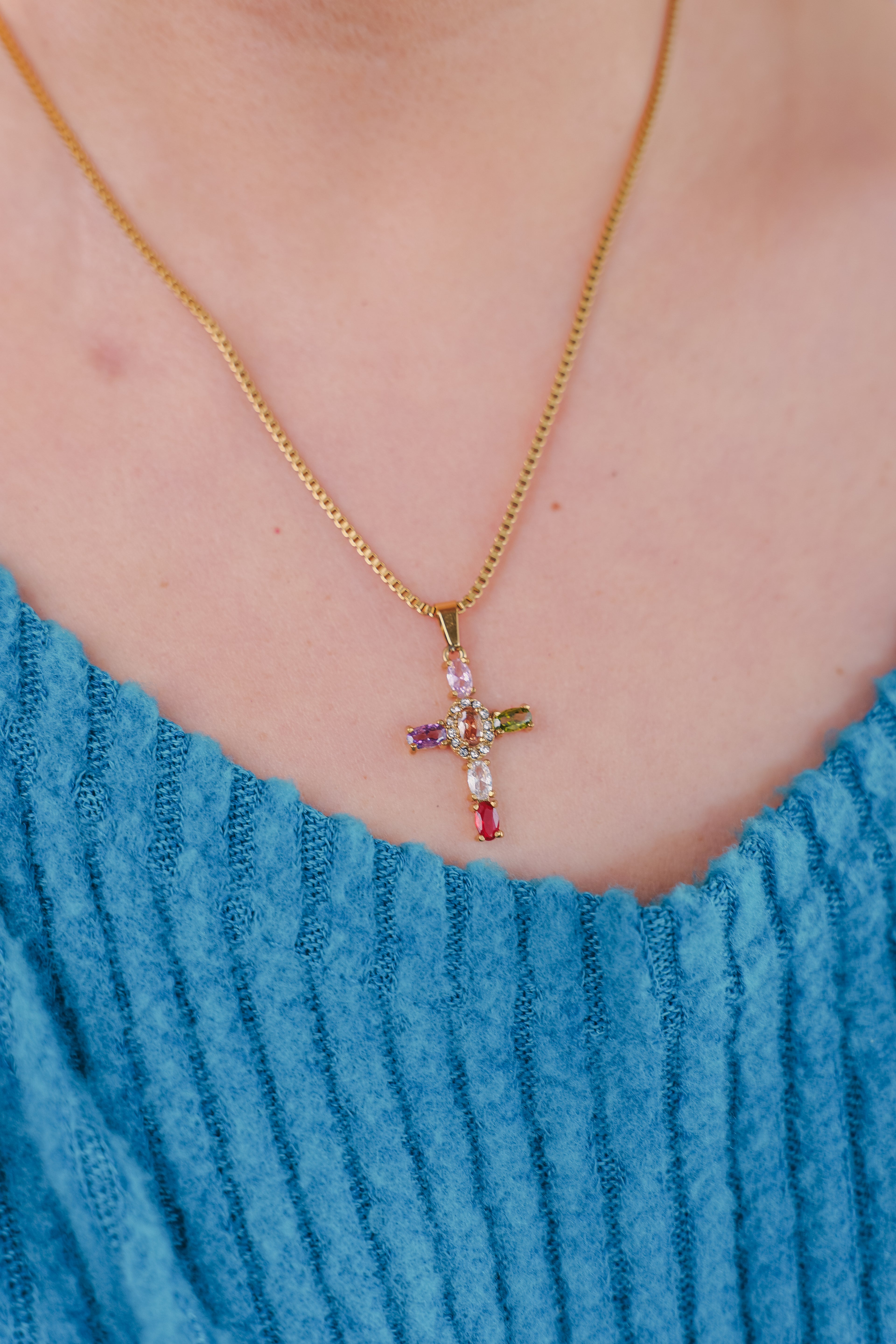 Valentina Gold Cross Pendant Necklace – Non-Tarnish Waterproof Necklace
