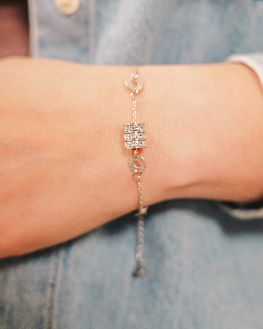 The Classic It-Girl Necklace and Bracelet Set