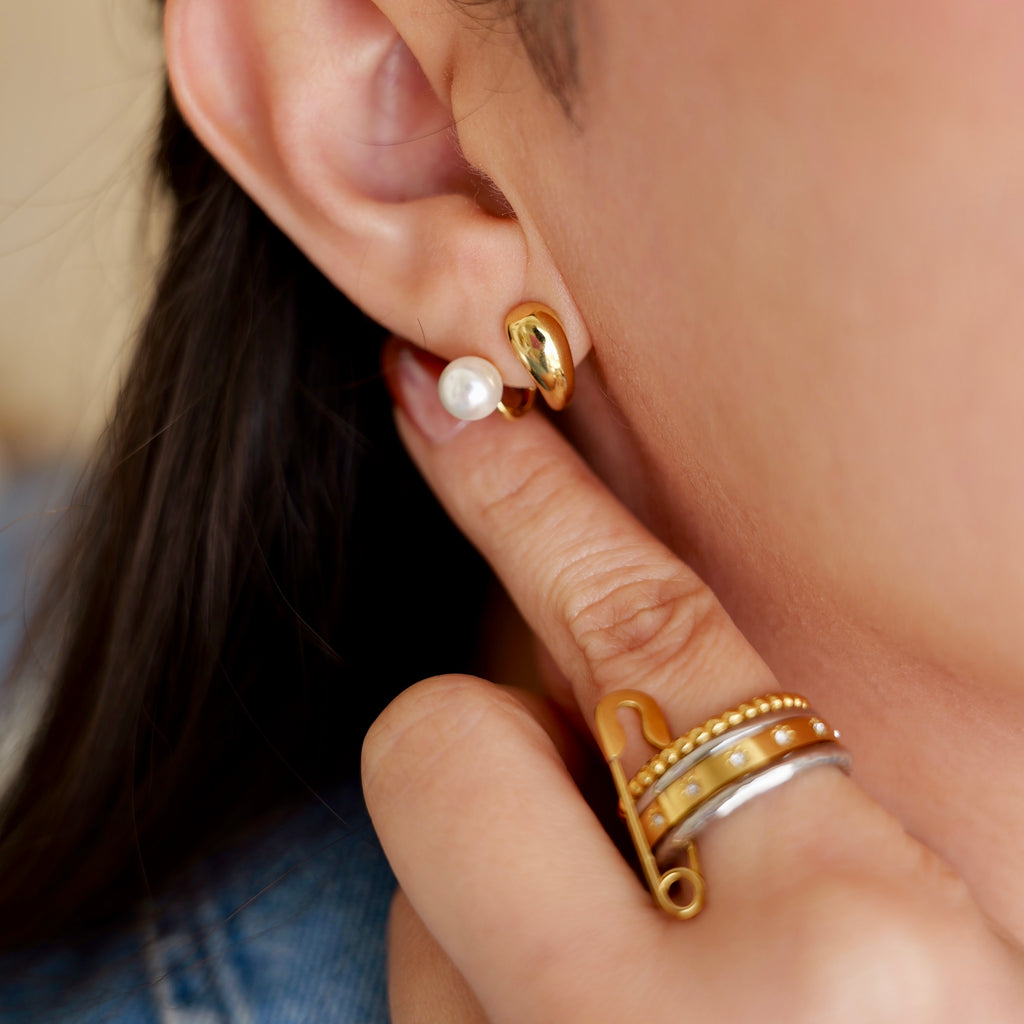 Lucia Non Tarnish Pearl Studs in Stainless Steel