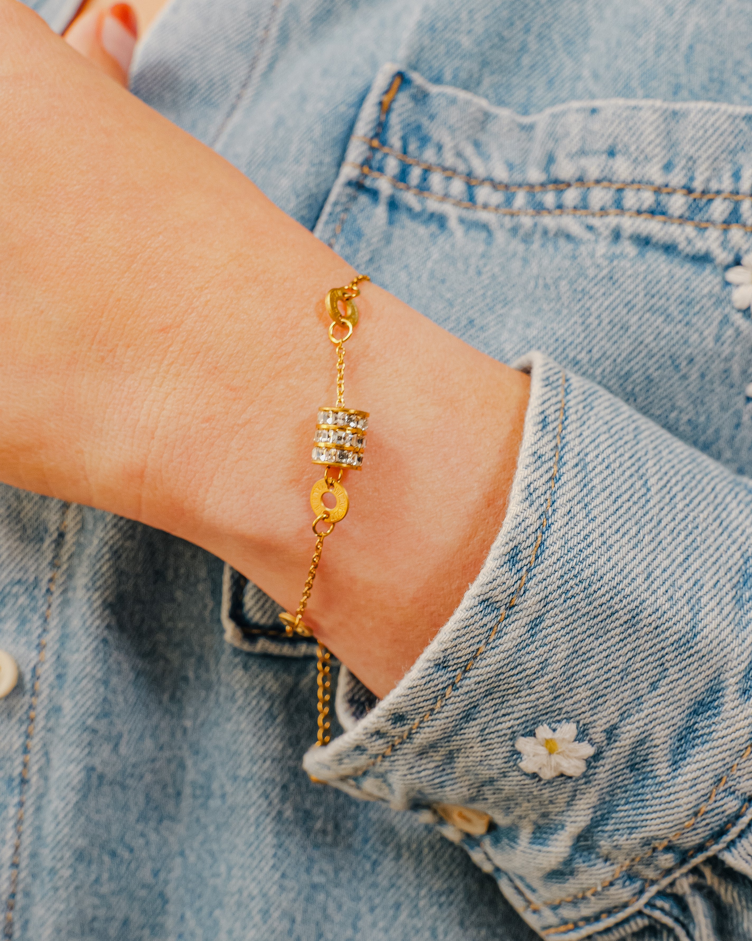 The Classic It-Girl Necklace and Bracelet Set