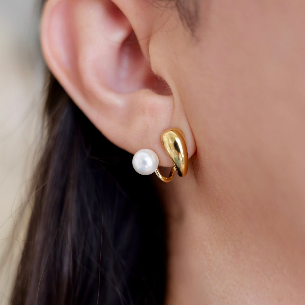 Lucia Non Tarnish Pearl Studs in Stainless Steel