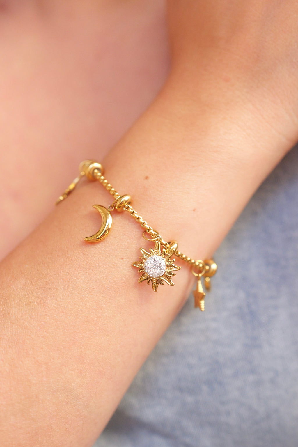 Fenix 18K Gold Non-Tarnish Star And Moon Charm Bracelet