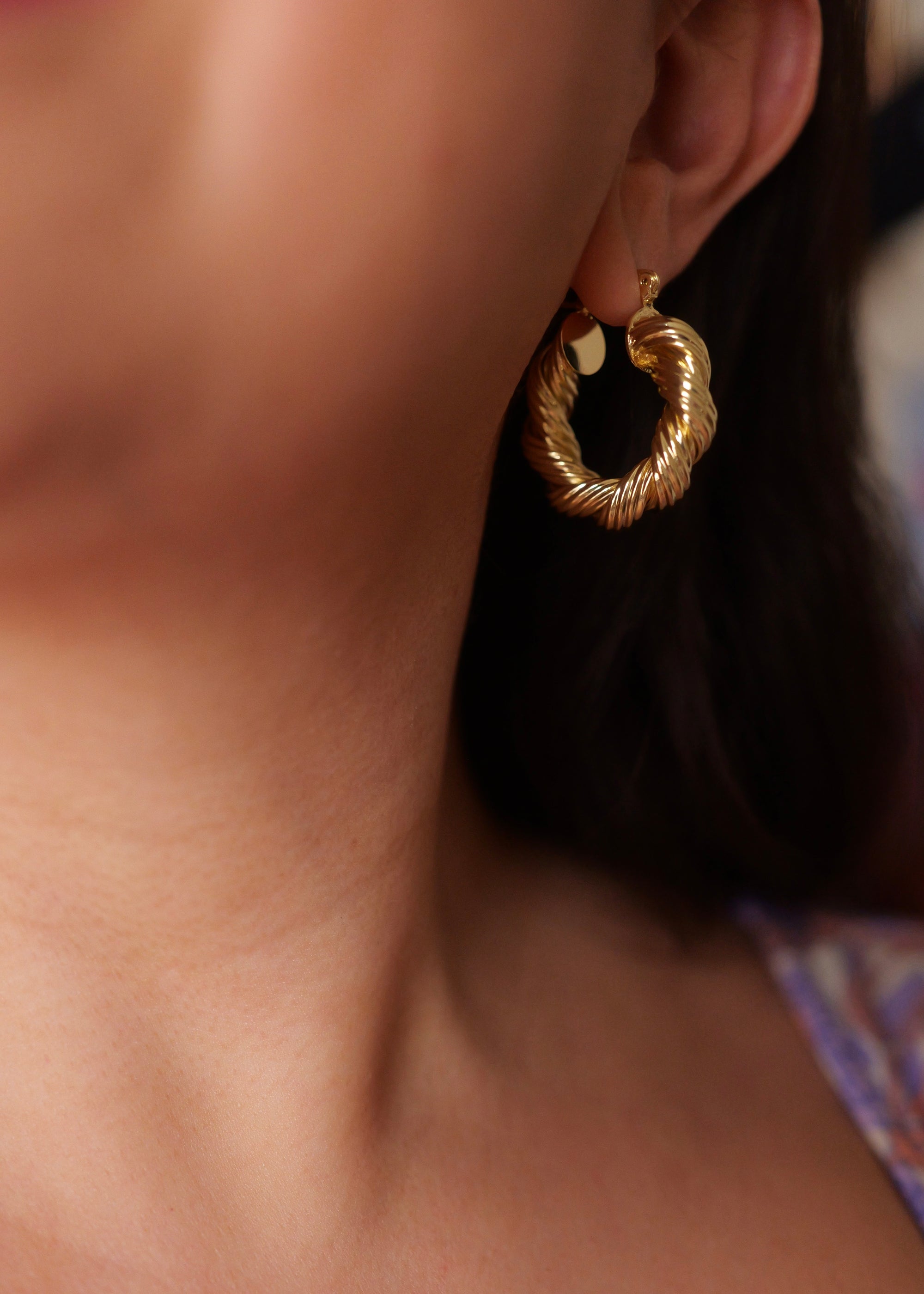 Isla 18K Gold Classic Bold Twisted Hoop Earring