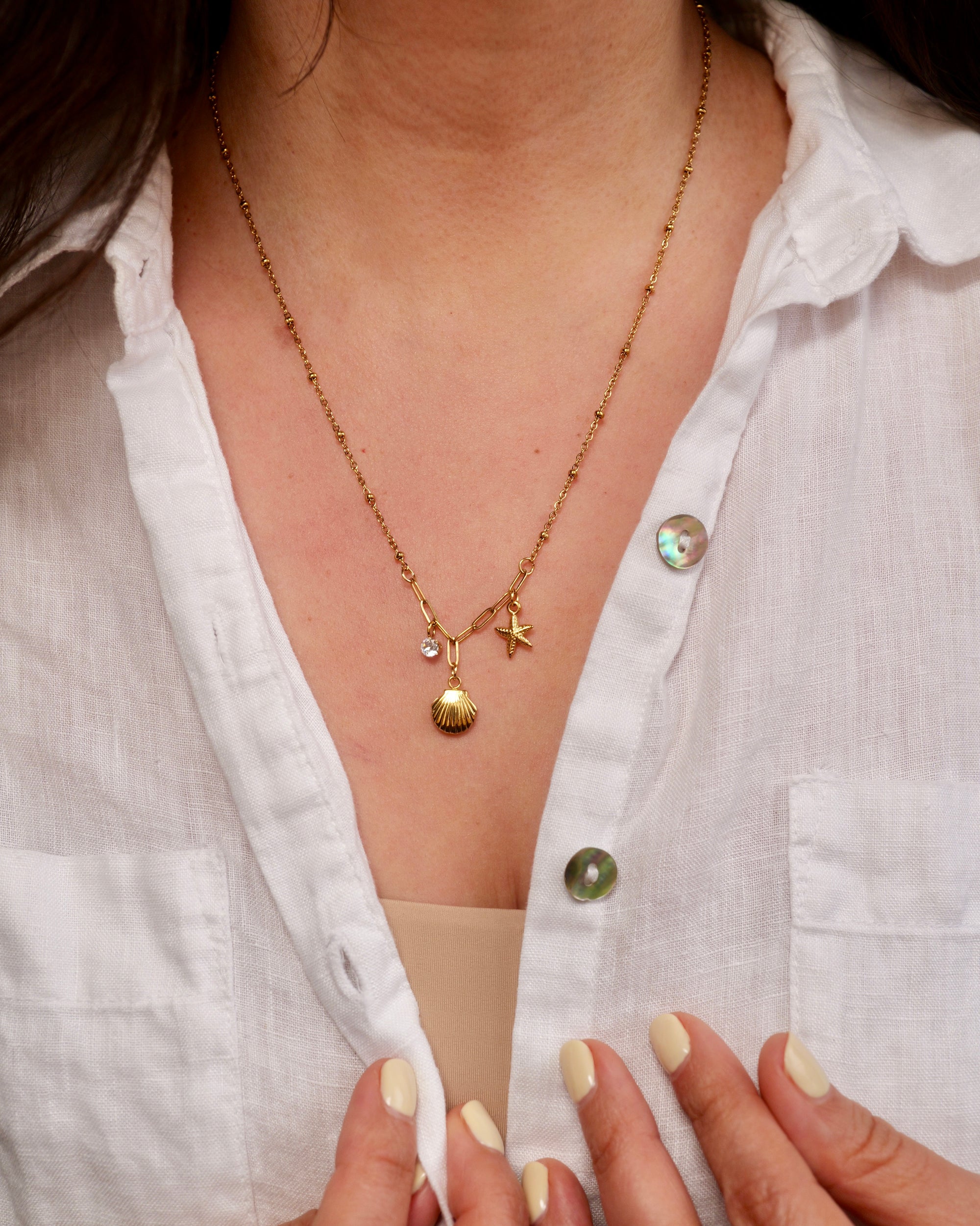 Roshell 18K Gold Non-Tarnish Shell and Start Necklace
