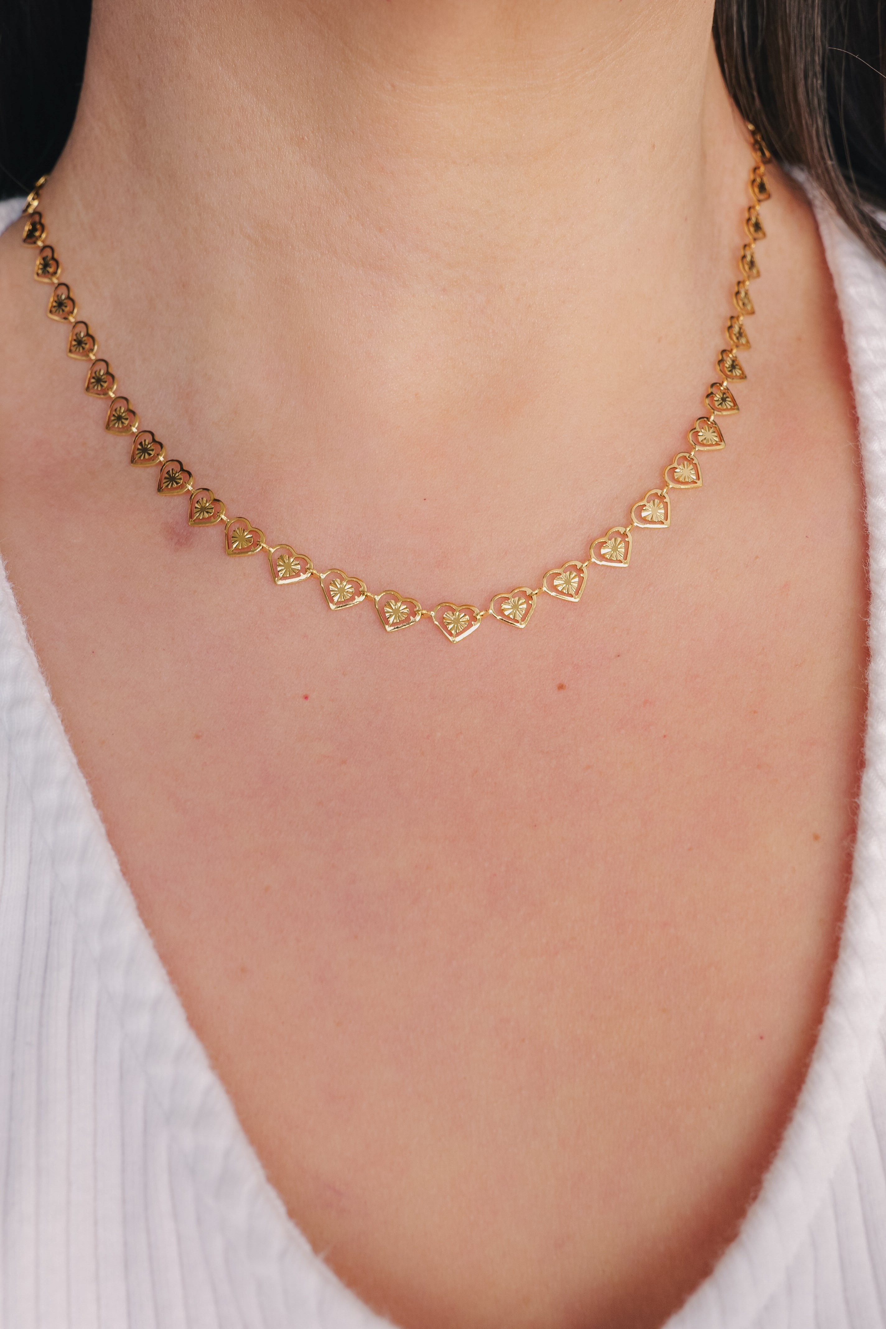Amelia Dainty Heart Chain Necklace – Waterproof & Non-Tarnish Gold