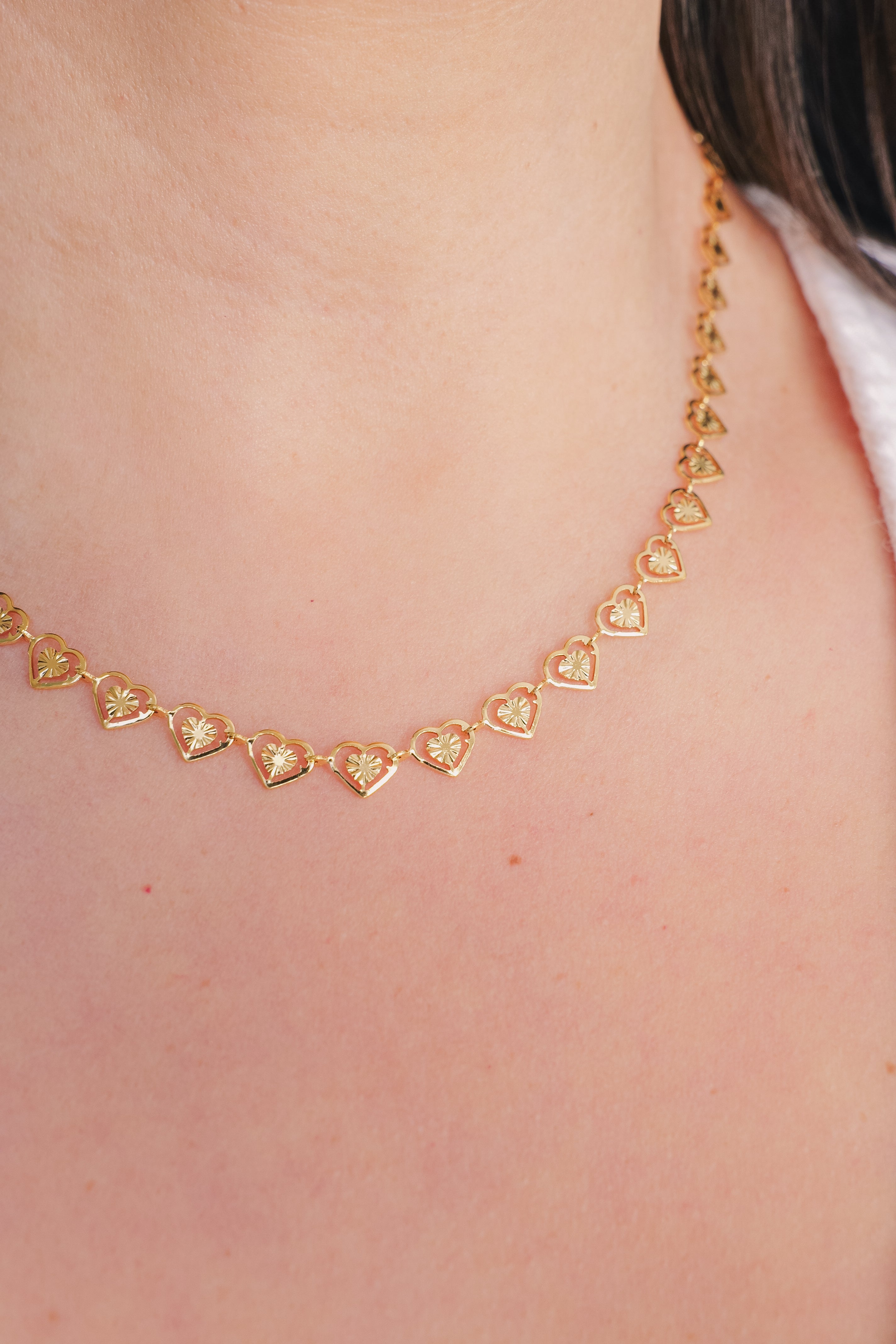Amelia Dainty Heart Chain Necklace – Waterproof & Non-Tarnish Gold