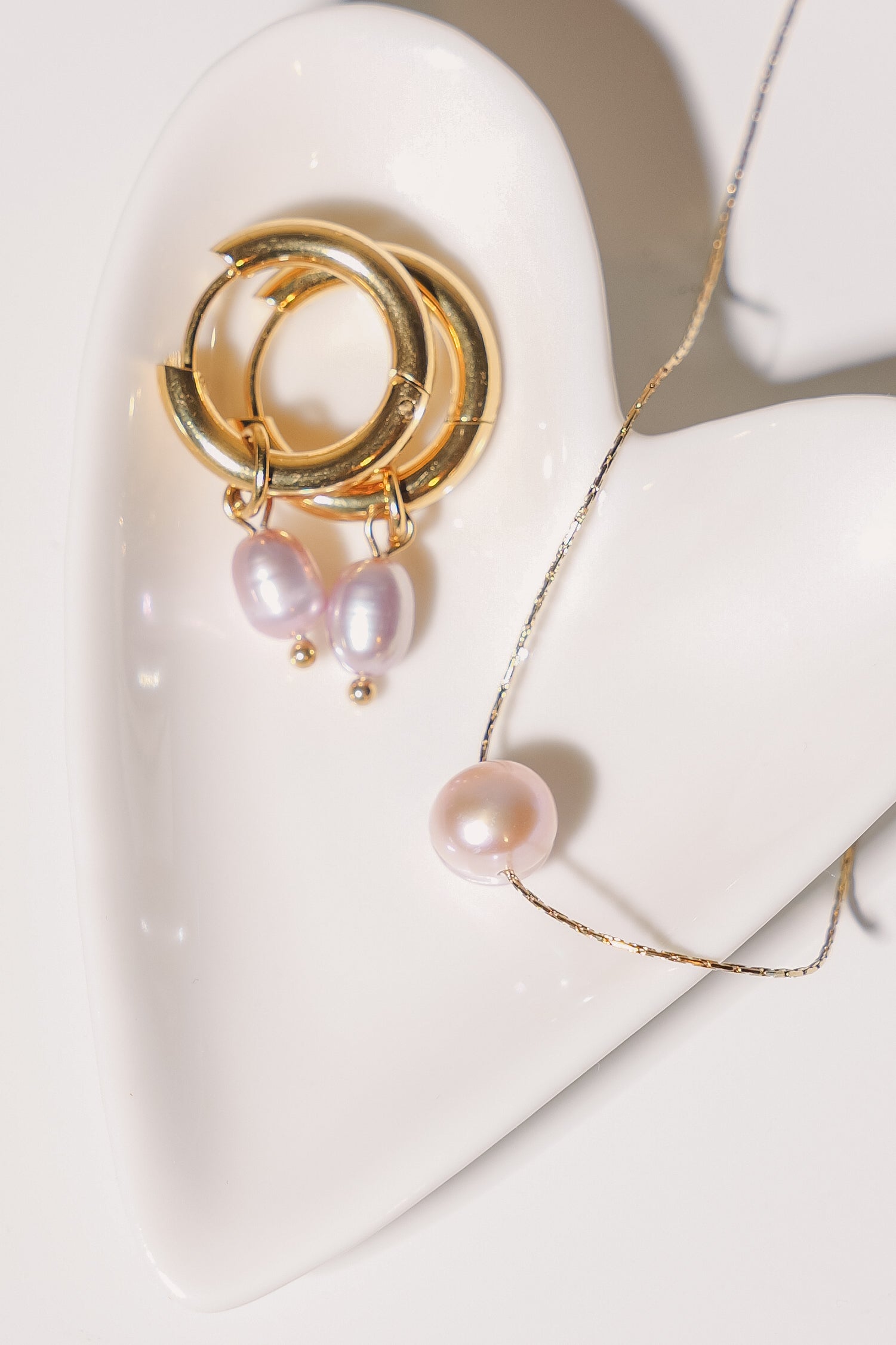 Estela Purple Freshwater Pearl Necklace – Gold Stainless Steel Dainty Chain with Real Purple Pearl Pendant