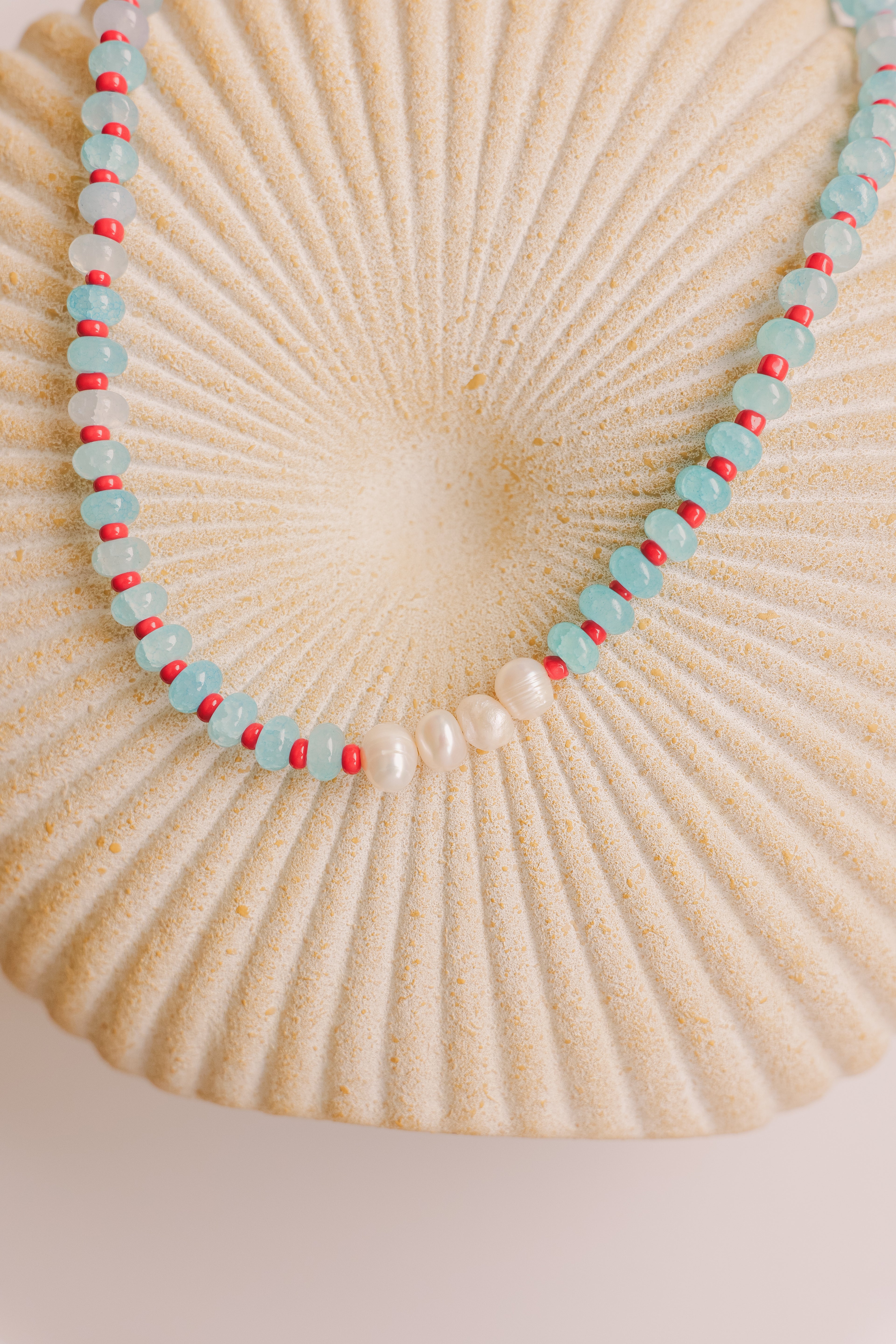 Freshwater pearls beaded necklace 18"
