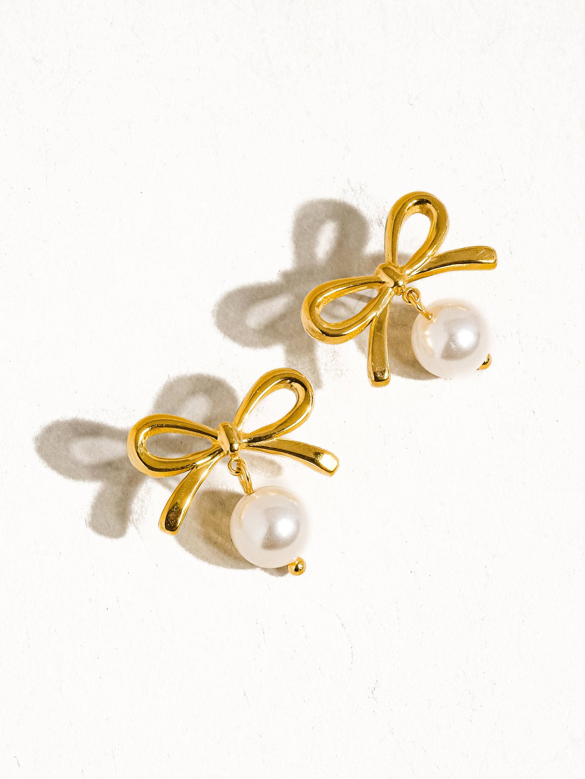 Sandy 18K Gold Non-Tarnish Bow Pearl Earring