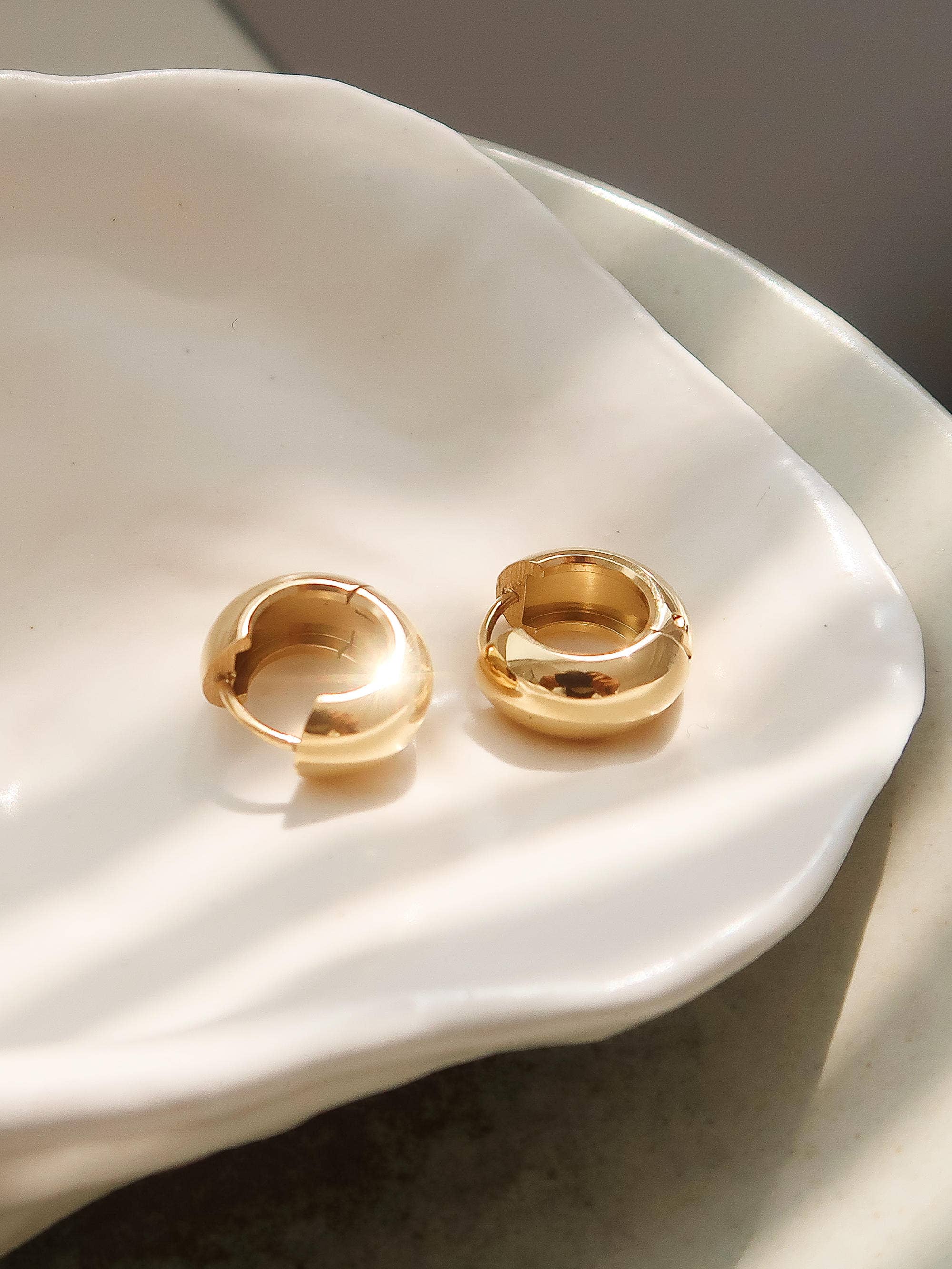 Noa 18K Non-Tarnish Small Classic Hoop Earring