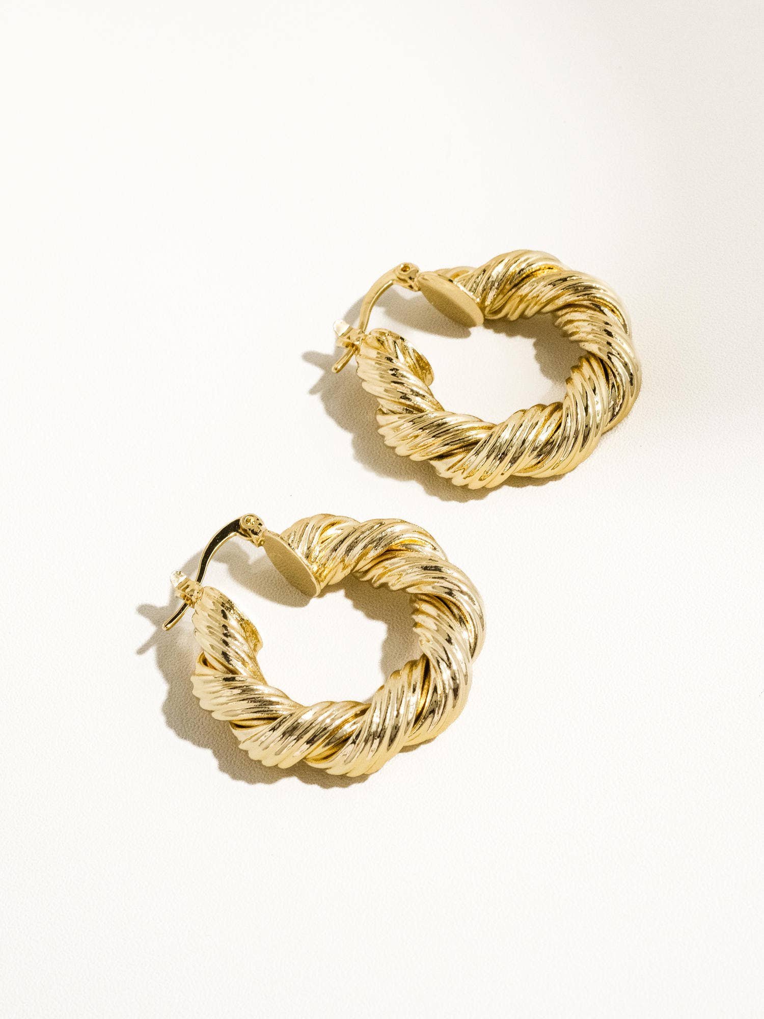Isla 18K Gold Classic Bold Twisted Hoop Earring