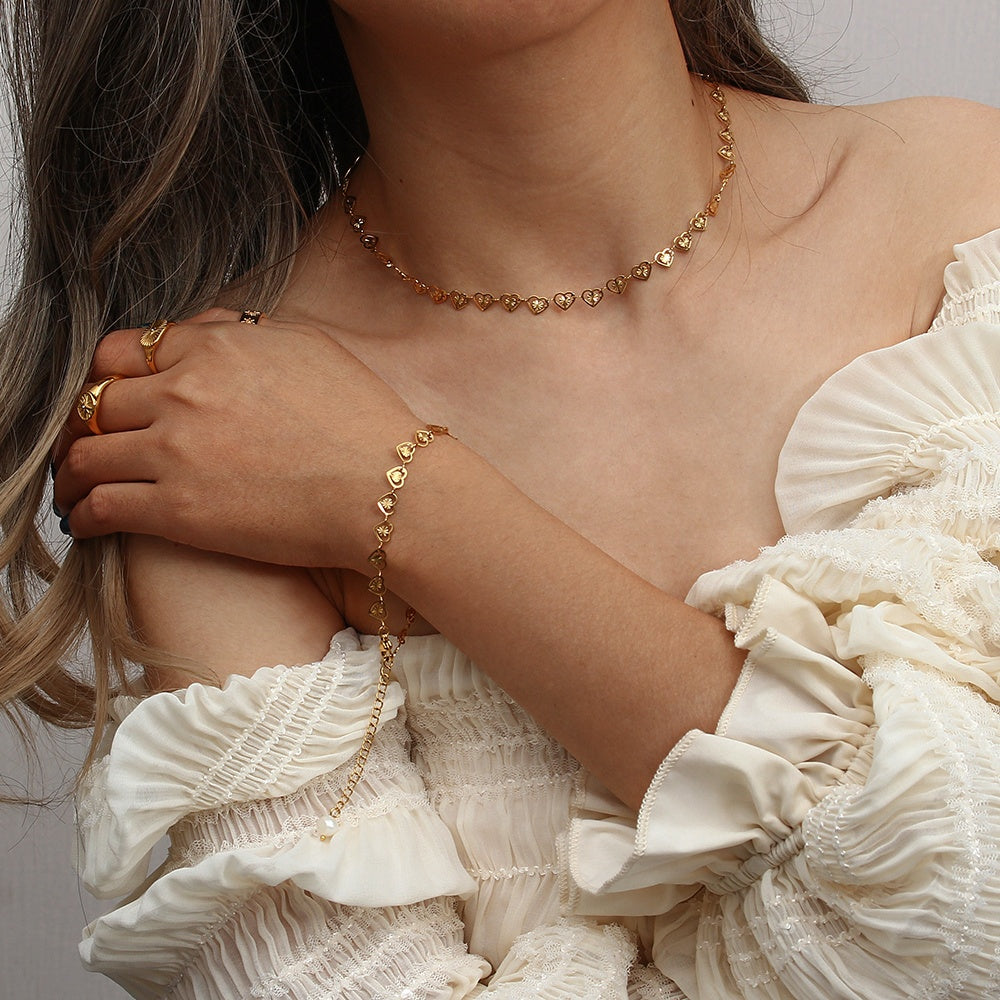 Amelia Heart-Linked Gold Bracelet – Non-Tarnish Dainty Charm