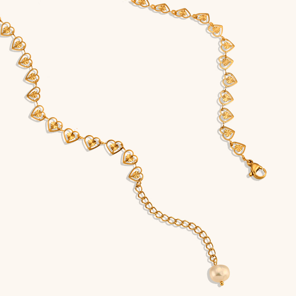 Amelia Dainty Heart Chain Necklace – Waterproof & Non-Tarnish Gold