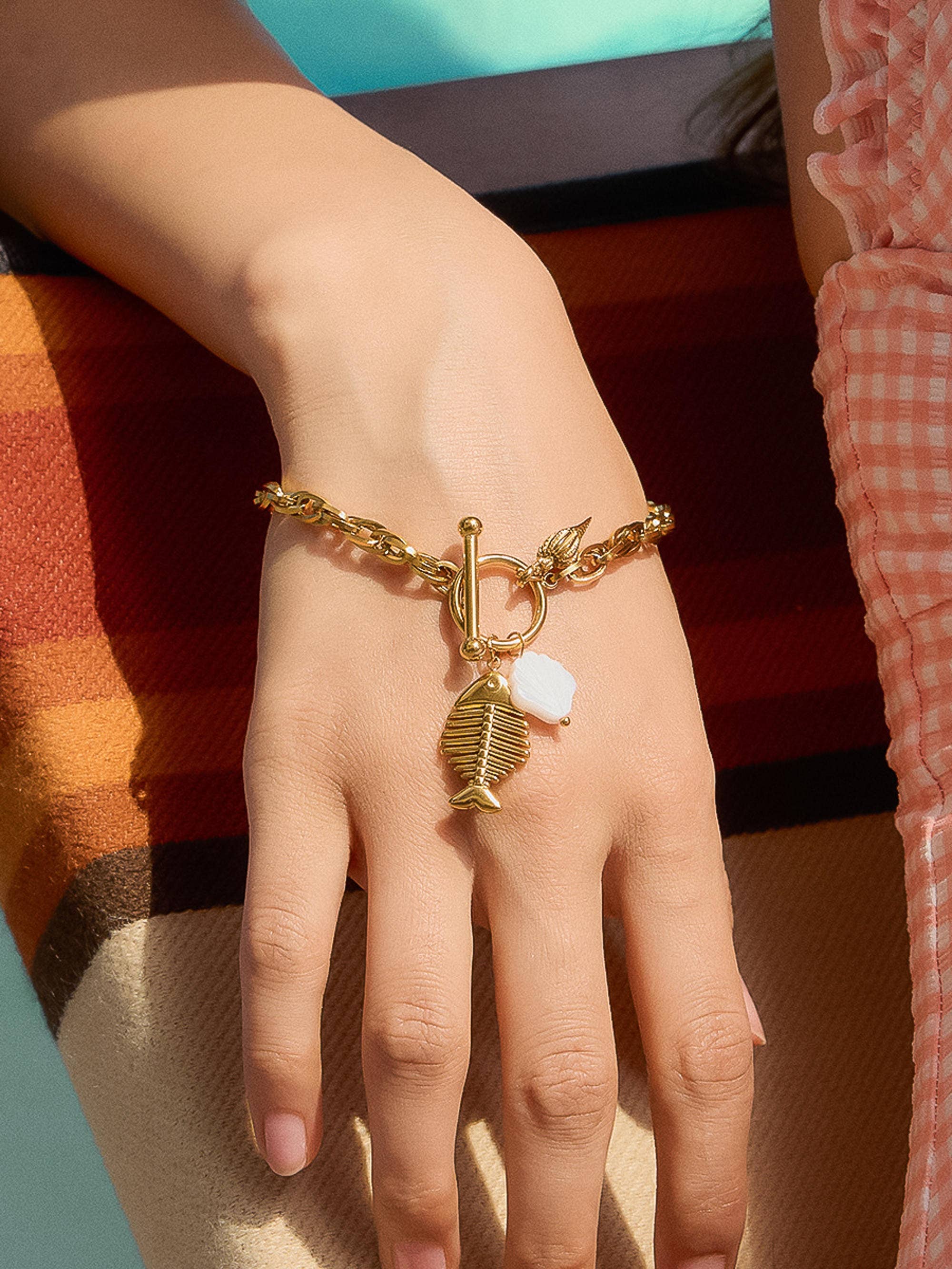 Bone 18K Gold Non-Tarnish Fishbone Shell Charm Bracelet