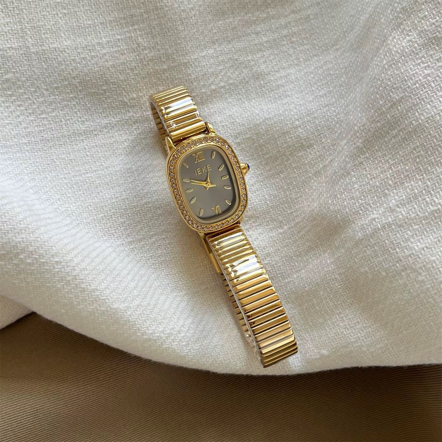 silver face watch with cz frame vintage style stainless steel